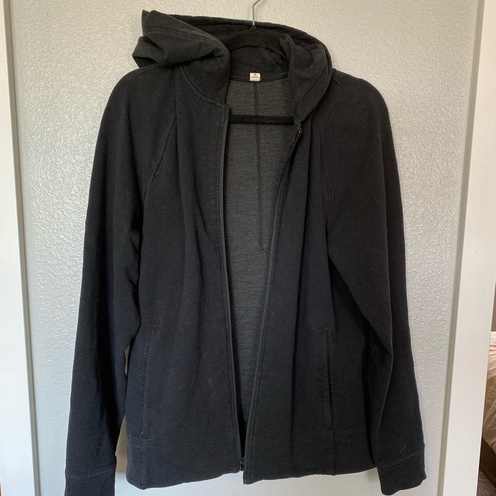 Lululemon men’s coat sized medium